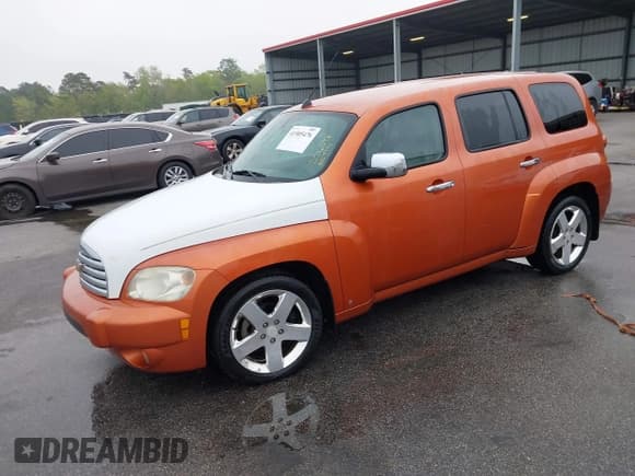 ✅ 2006 Chevrolet HHR LT • VIN: 3GNDA23PX6S556098 • Lot: 41905476. Listed on IAAI with 218,085 mi. Free auction sales archive from the USA and detailed vehicle history report at DreamBid. Image 2.