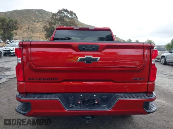 ✅ 2025 Chevrolet Silverado 1500 • VIN: 3GCPADEKXSG184150 • Лот: 42182199. Опубликован ранее на IAAI с пробегом 4 574 миль. Бесплатный доступ к архиву аукционных продаж из США и подробный отчёт об истории автомобиля на DreamBid. Изображение 16.