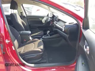 ✅ 2021 Kia Forte LXS • VIN: 3KPF24AD0ME271571 • Lot: 43233188. Listed on IAAI with 87,705 mi. Free auction sales archive from the USA and detailed vehicle history report at DreamBid. Image 5.