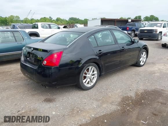 ✅ 2005 Nissan Maxima SL • VIN: 1N4BA41E75C821471 • Lot: 42290290. Wystawiony na IAAI z przebiegiem 152 264 mil. Bezpłatny archiwum sprzedaży aukcyjnych z USA i szczegółowy raport historii pojazdu na DreamBid. Zdjęcie 4.