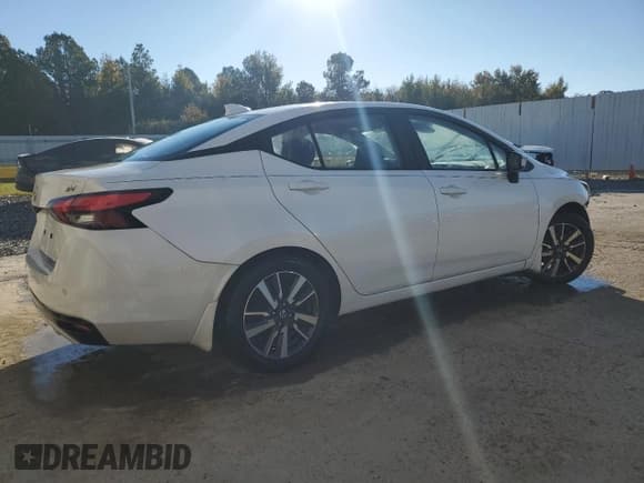 ✅ 2020 Nissan Versa SV • VIN: 3N1CN8EV9LL886394 • Lot: 91022335. Wystawiony na Copart z przebiegiem 78 700 mil. Bezpłatny archiwum sprzedaży aukcyjnych z USA i szczegółowy raport historii pojazdu na DreamBid. Zdjęcie 3.