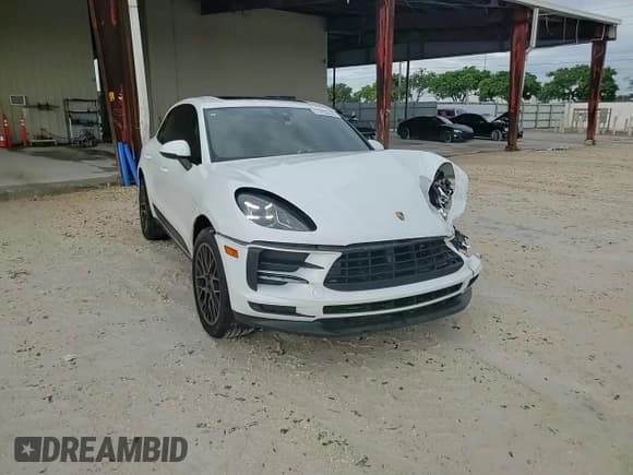 ✅ 2020 Porsche Macan • VIN: WP1AA2A57LLB03781 • Lot: 71270315. Listed on Copart with 82,696 mi. Free auction sales archive from the USA and detailed vehicle history report at DreamBid. Image 14.