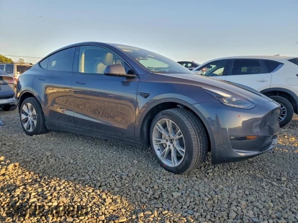 ✅ 2023 Tesla Model Y Long Range • VIN: 7SAYGAEE3PF876486 • Lot: 93963415. Wystawiony na Copart z przebiegiem 25 790 mil. Bezpłatny archiwum sprzedaży aukcyjnych z USA i szczegółowy raport historii pojazdu na DreamBid. Zdjęcie 4.