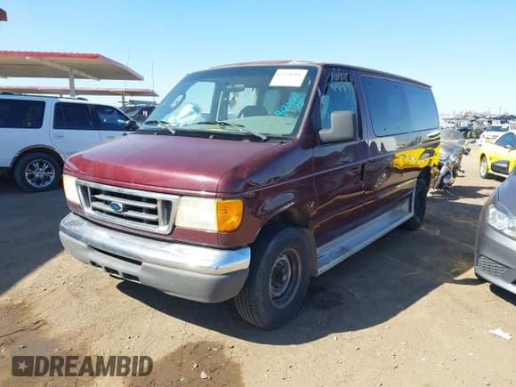 ✅ 2006 Ford Econoline Passenger XL • VIN: 1FBNE31L56HB01034 • Lot: 42118906. Wystawiony na IAAI z przebiegiem 213 621 mil. Bezpłatny archiwum sprzedaży aukcyjnych z USA i szczegółowy raport historii pojazdu na DreamBid. Zdjęcie 2.