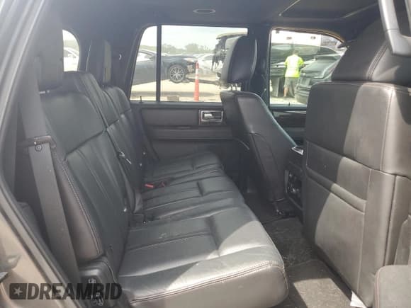 ✅ 2017 Lincoln Navigator Reserve • VIN: 5LMJJ2LTXHEL00042 • Lot: 60752774. Wystawiony na Copart z przebiegiem 94 199 mil. Bezpłatny archiwum sprzedaży aukcyjnych z USA i szczegółowy raport historii pojazdu na DreamBid. Zdjęcie 11.