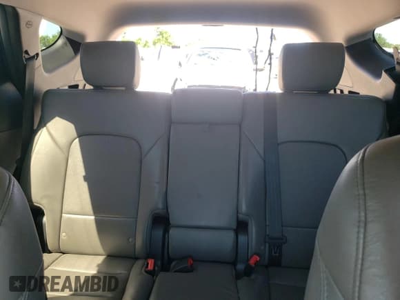 ✅ 2018 Hyundai Santa Fe 2.4L • VIN: 5XYZUDLB3JG568030 • Лот: 57655804. Опубликован ранее на Copart с пробегом 105 599 миль. Бесплатный доступ к архиву аукционных продаж из США и подробный отчёт об истории автомобиля на DreamBid. Изображение 10.