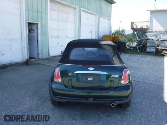 ✅ 2006 MINI Convertible • VIN: WMWRF33576TG15246 • Лот: 67971494. Опубликован ранее на Copart с пробегом 93 848 миль. Бесплатный доступ к архиву аукционных продаж из США и подробный отчёт об истории автомобиля на DreamBid. Изображение 6.