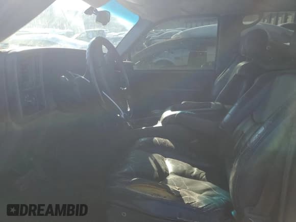 ✅ 2003 GMC Sierra 2500HD SLE • VIN: 1GTHC23G23F136081 • Lot: 41524625. Wystawiony na Copart z przebiegiem 190 481 mil. Bezpłatny archiwum sprzedaży aukcyjnych z USA i szczegółowy raport historii pojazdu na DreamBid. Zdjęcie 7.