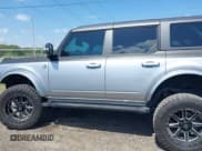 ✅ 2024 Ford Bronco Outer Banks • VIN: 1FMDE8BH5RLB49306 • Lot: 43096340. Wystawiony na IAAI z przebiegiem 2 301 mil. Bezpłatny archiwum sprzedaży aukcyjnych z USA i szczegółowy raport historii pojazdu na DreamBid. Zdjęcie 15.