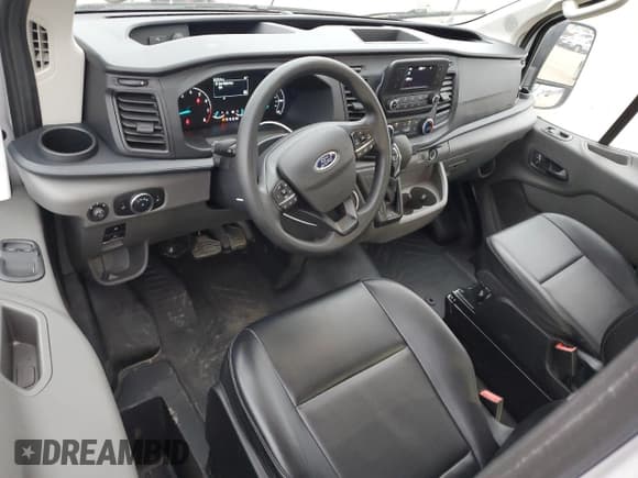 ✅ 2023 Ford Transit Cargo • VIN: 1FTYE1Y88PKB74921 • Lot: 44746485. Wystawiony na Copart z przebiegiem 52 376 mil. Bezpłatny archiwum sprzedaży aukcyjnych z USA i szczegółowy raport historii pojazdu na DreamBid. Zdjęcie 8.