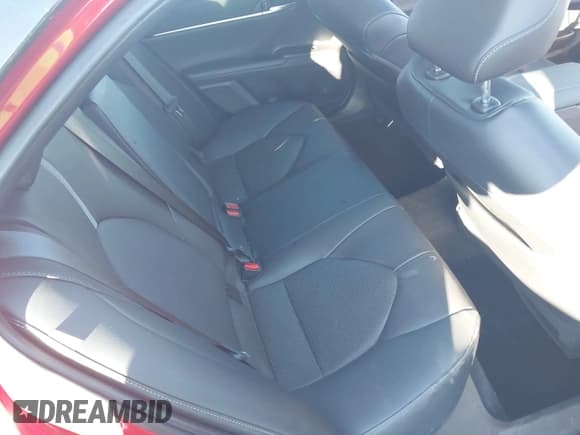 ✅ 2022 Toyota Camry XSE • VIN: 4T1K61AK4NU024164 • Lot: 43590265. Wystawiony na IAAI z przebiegiem 32 936 mil. Bezpłatny archiwum sprzedaży aukcyjnych z USA i szczegółowy raport historii pojazdu na DreamBid. Zdjęcie 8.