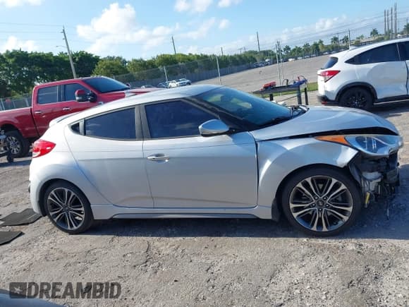 ✅ 2016 Hyundai Veloster Turbo • VIN: KMHTC6AE4GU303847 • Lot: 42113605. Wystawiony na IAAI z przebiegiem 130 416 mil. Bezpłatny archiwum sprzedaży aukcyjnych z USA i szczegółowy raport historii pojazdu na DreamBid. Zdjęcie 14.