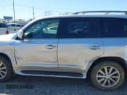 ✅ 2011 Lexus LX 570 • VIN: JTJHY7AX7B4068546 • Lot: 42007088. Wystawiony na IAAI z przebiegiem 272 272 mil. Bezpłatny archiwum sprzedaży aukcyjnych z USA i szczegółowy raport historii pojazdu na DreamBid. Zdjęcie 14.