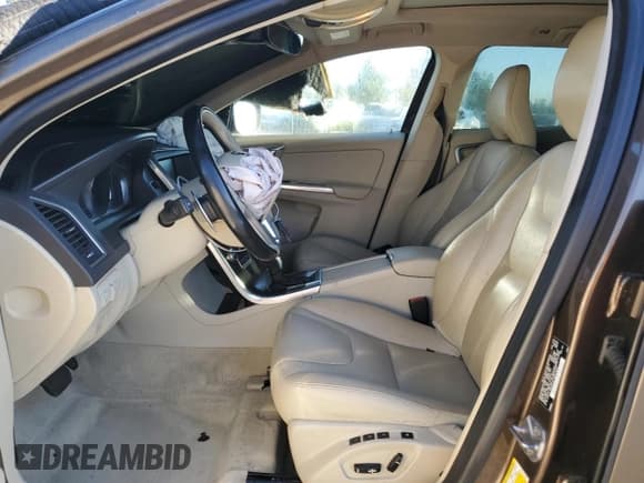 ✅ 2015 Volvo XC60 T6 Drive-E • VIN: YV449MDK7F2743663 • Лот: 81855204. Опубликован ранее на Copart с пробегом 87 346 миль. Бесплатный доступ к архиву аукционных продаж из США и подробный отчёт об истории автомобиля на DreamBid. Изображение 7.