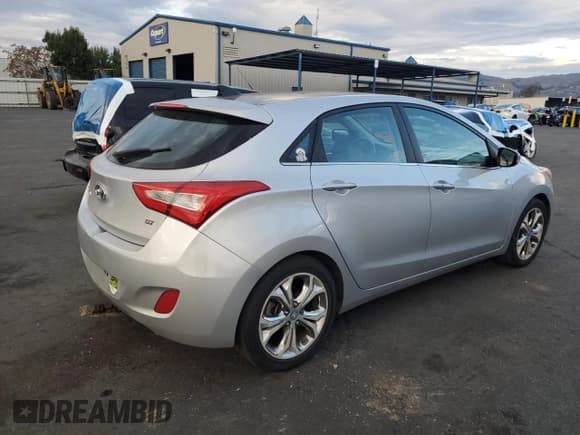 ✅ 2014 Hyundai Elantra • VIN: KMHD35LH4EU165648 • Лот: 92886495. Опубликован ранее на Copart с пробегом 130 522 миль. Бесплатный доступ к архиву аукционных продаж из США и подробный отчёт об истории автомобиля на DreamBid. Изображение 3.