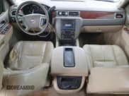 ✅ 2013 GMC Sierra 2500HD SLT • VIN: 1GT121C83DF107875 • Лот: 49161185. Опубликован ранее на Copart с пробегом 225 061 миль. Бесплатный доступ к архиву аукционных продаж из США и подробный отчёт об истории автомобиля на DreamBid. Изображение 8.