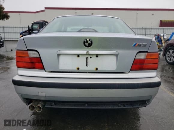 ✅ 1997 BMW M3 • VIN: WBSCD0321VEE10715 • Лот: 85293114. Опубликован ранее на Copart с пробегом 154 254 миль. Бесплатный доступ к архиву аукционных продаж из США и подробный отчёт об истории автомобиля на DreamBid. Изображение 6.