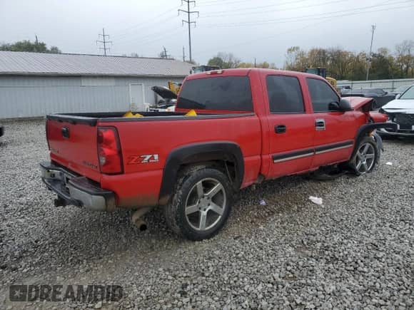 2004 Chevrolet Silverado 1500 Z71 with VIN 2GCEK13T241418162, listed as a Copart auction lot 90019445 with 270,699 mi miles and Salvage title. Bid and sale history available at DreamBid. Image 3.