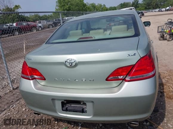 ✅ 2005 Toyota Avalon XL • VIN: 4T1BK36B85U035555 • Lot: 42805839. Wystawiony na IAAI z przebiegiem 224 844 mil. Bezpłatny archiwum sprzedaży aukcyjnych z USA i szczegółowy raport historii pojazdu na DreamBid. Zdjęcie 16.
