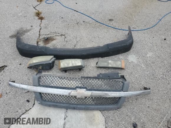 ✅ 2004 Chevrolet Silverado 2500HD Work Truck • VIN: 1GCHC24U64E355427 • Лот: 90250495. Опубликован ранее на Copart с пробегом 331 664 миль. Бесплатный доступ к архиву аукционных продаж из США и подробный отчёт об истории автомобиля на DreamBid. Изображение 12.