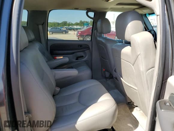 ✅ 2003 Chevrolet Suburban Z71 • VIN: 3GNFK16Z03G179485 • Lot: 70593555. Wystawiony na Copart z przebiegiem 203 634 mil. Bezpłatny archiwum sprzedaży aukcyjnych z USA i szczegółowy raport historii pojazdu na DreamBid. Zdjęcie 11.