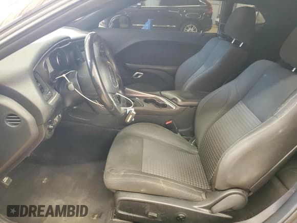 ✅ 2017 Dodge Challenger SXT • VIN: 2C3CDZAG9HH583181 • Лот: 83932315. Опубликован ранее на Copart с пробегом 194 900 миль. Бесплатный доступ к архиву аукционных продаж из США и подробный отчёт об истории автомобиля на DreamBid. Изображение 7.