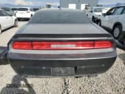 ✅ 2013 Dodge Challenger R/T Classic • VIN: 2C3CDYBT7DH541852 • Lot: 70338374. Wystawiony na Copart z przebiegiem 128 175 mil. Bezpłatny archiwum sprzedaży aukcyjnych z USA i szczegółowy raport historii pojazdu na DreamBid. Zdjęcie 6.