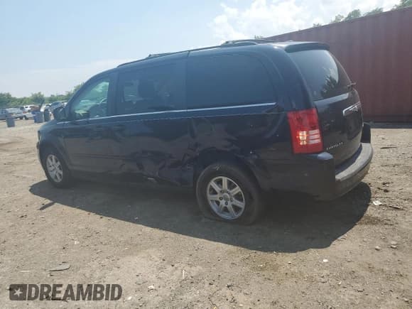 ✅ 2010 Chrysler Town & Country LX • VIN: 2A4RR2D12AR463996 • Lot: 64144025. Wystawiony na Copart z przebiegiem 179 794 mil. Bezpłatny archiwum sprzedaży aukcyjnych z USA i szczegółowy raport historii pojazdu na DreamBid. Zdjęcie 2.