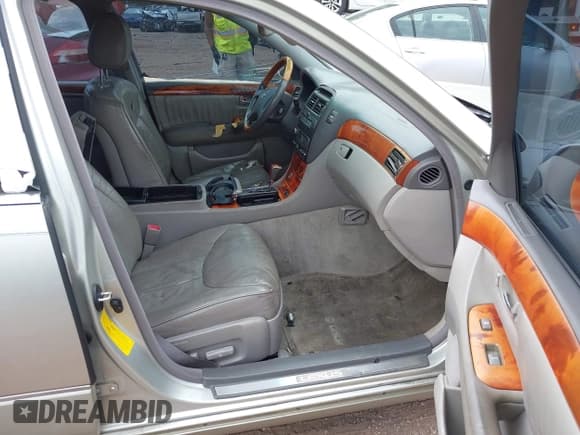 ✅ 2002 Lexus LS 430 • VIN: JTHBN30F820064224 • Lot: 43094375. Listed on IAAI with 265,095 mi. Free auction sales archive from the USA and detailed vehicle history report at DreamBid. Image 5.