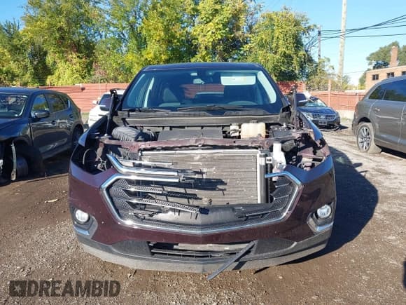 ✅ 2018 Chevrolet Traverse LT Cloth • VIN: 1GNERGKW9JJ147930 • Lot: 43468427. Wystawiony na IAAI z przebiegiem 107 643 mil. Bezpłatny archiwum sprzedaży aukcyjnych z USA i szczegółowy raport historii pojazdu na DreamBid. Zdjęcie 12.