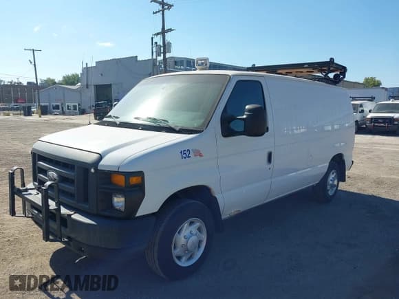 ✅ 2014 Ford Econoline Cargo Commercial • VIN: 1FTNE1EL7EDA59384 • Lot: 43391909. Wystawiony na IAAI z przebiegiem 306 342 mil. Bezpłatny archiwum sprzedaży aukcyjnych z USA i szczegółowy raport historii pojazdu na DreamBid. Zdjęcie 2.