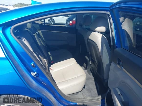 ✅ 2017 Hyundai Elantra SE • VIN: 5NPD84LF8HH032890 • Lot: 43373219. Listed on IAAI with 160,561 mi. Free auction sales archive from the USA and detailed vehicle history report at DreamBid. Image 8.