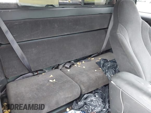 ✅ 2000 Dodge Dakota Sport • VIN: 1B7GG22N4YS709948 • Lot: 41714352. Wystawiony na IAAI z przebiegiem Nie podano. Bezpłatny archiwum sprzedaży aukcyjnych z USA i szczegółowy raport historii pojazdu na DreamBid. Zdjęcie 8.