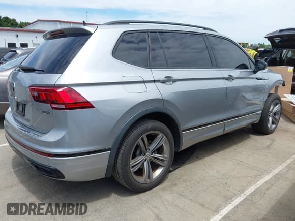 ✅ 2022 Volkswagen Tiguan SE R-Line Black • VIN: 3VV8B7AX9NM093043 • Лот: 42290191. Опубликован ранее на IAAI с пробегом 55 136 миль. Бесплатный доступ к архиву аукционных продаж из США и подробный отчёт об истории автомобиля на DreamBid. Изображение 4.