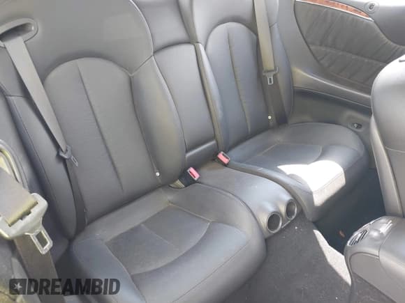 ✅ 2007 Mercedes-Benz CLK 350 • VIN: WDBTK56F37T076741 • Lot: 42719978. Wystawiony na IAAI z przebiegiem 58 618 mil. Bezpłatny archiwum sprzedaży aukcyjnych z USA i szczegółowy raport historii pojazdu na DreamBid. Zdjęcie 8.