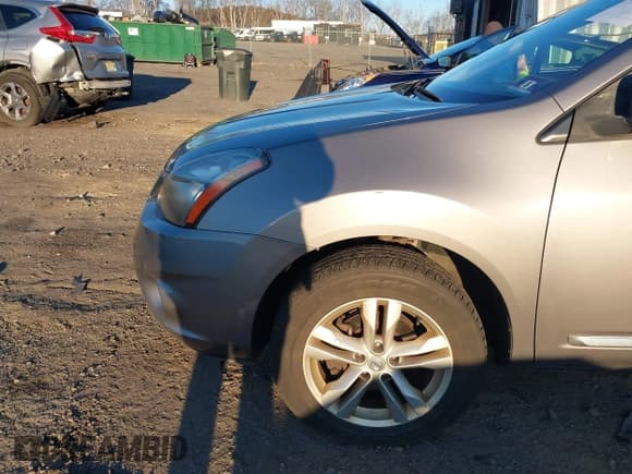 ✅ 2015 Nissan Rogue S • VIN: JN8AS5MV8FW252218 • Lot: 43790449. Wystawiony na IAAI z przebiegiem 124 686 mil. Bezpłatny archiwum sprzedaży aukcyjnych z USA i szczegółowy raport historii pojazdu na DreamBid. Zdjęcie 16.