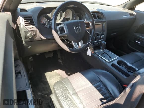 ✅ 2013 Dodge Challenger R/T • VIN: 2C3CDYBT2DH729193 • Lot: 61086374. Wystawiony na Copart z przebiegiem 103 931 mil. Bezpłatny archiwum sprzedaży aukcyjnych z USA i szczegółowy raport historii pojazdu na DreamBid. Zdjęcie 8.