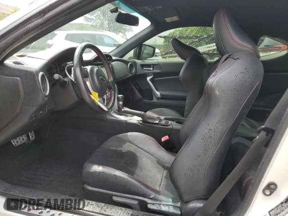 ✅ 2017 Subaru BRZ Limited • VIN: JF1ZCAC11H8605303 • Lot: 62981675. Wystawiony na Copart z przebiegiem 42 485 mil. Bezpłatny archiwum sprzedaży aukcyjnych z USA i szczegółowy raport historii pojazdu na DreamBid. Zdjęcie 7.