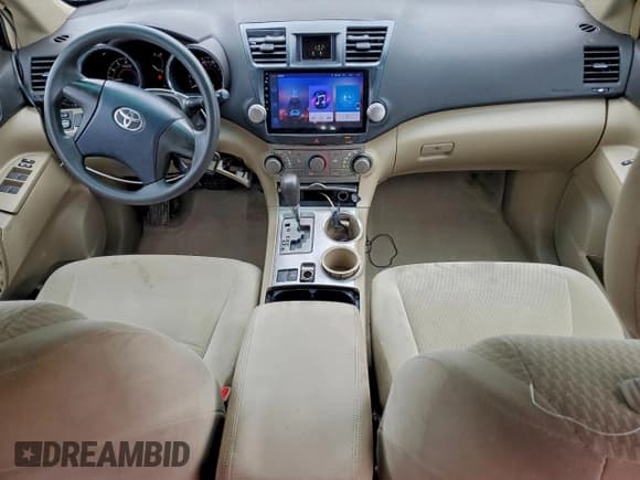 ✅ 2010 Toyota Highlander • VIN: 5TDZK3EH1AS005787 • Lot: 95283155. Listed on Copart with 137,603 mi. Free auction sales archive from the USA and detailed vehicle history report at DreamBid. Image 8.