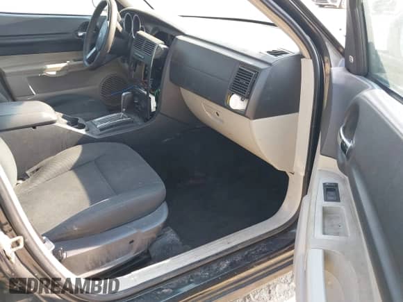 2005 Dodge Magnum SE с VIN 2D4FV48V95H593141, выставлен на аукционе IAAI как лот 42418697 с пробегом 226 131 миль миль и . История ставок и продаж доступна на DreamBid. Изображение 5.