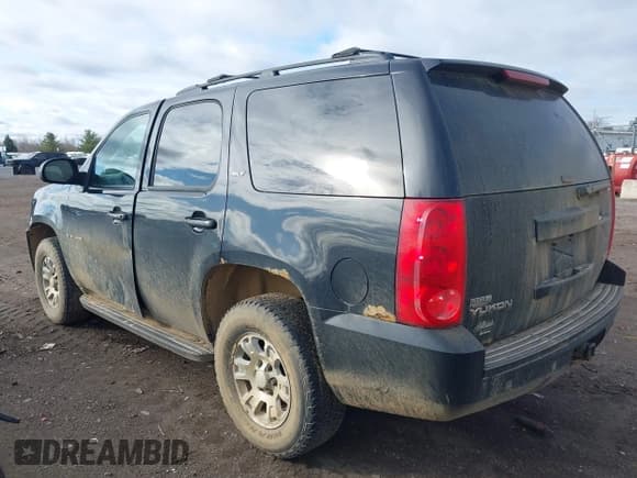 ✅ 2008 GMC Yukon SLT 4SB • VIN: 1GKFK13048R125357 • Lot: 41924711. Wystawiony na IAAI z przebiegiem 262 849 mil. Bezpłatny archiwum sprzedaży aukcyjnych z USA i szczegółowy raport historii pojazdu na DreamBid. Zdjęcie 3.