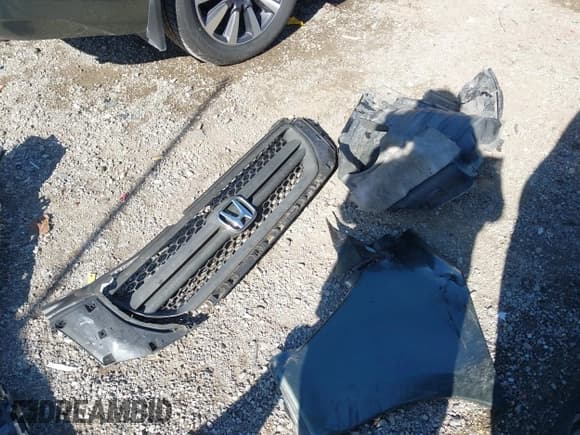 ✅ 2019 Toyota Sienna XLE • VIN: 5TDDZ3DC0KS227041 • Lot: 43403611. Listed on IAAI with 111,676 mi. Free auction sales archive from the USA and detailed vehicle history report at DreamBid. Image 12.