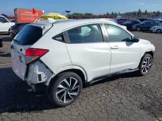 ✅ 2020 Honda HR-V Sport • VIN: 3CZRU6H18LM703434 • Lot: 43565350. Wystawiony na IAAI z przebiegiem 49 005 mil. Bezpłatny archiwum sprzedaży aukcyjnych z USA i szczegółowy raport historii pojazdu na DreamBid. Zdjęcie 4.