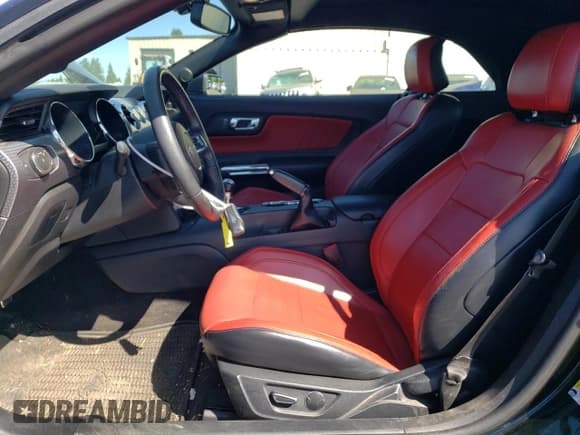 ✅ 2017 Ford Mustang GT Premium • VIN: 1FATP8FF7H5235678 • Lot: 62402565. Wystawiony na Copart z przebiegiem 79 988 mil. Bezpłatny archiwum sprzedaży aukcyjnych z USA i szczegółowy raport historii pojazdu na DreamBid. Zdjęcie 7.