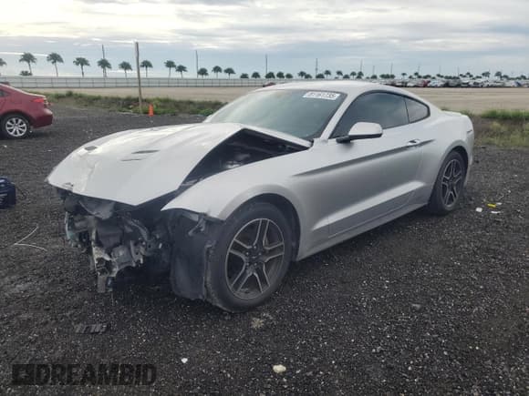 ✅ 2019 Ford Mustang EcoBoost Premium • VIN: 1FA6P8TH9K5159777 • Lot: 81161735. Wystawiony na Copart z przebiegiem 121 689 mil. Bezpłatny archiwum sprzedaży aukcyjnych z USA i szczegółowy raport historii pojazdu na DreamBid. Zdjęcie 1.