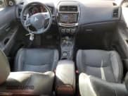 ✅ 2015 Mitsubishi Outlander SE • VIN: 4A4AR4AU0FE003732 • Lot: 90926375. Wystawiony na Copart z przebiegiem 144 889 mil. Bezpłatny archiwum sprzedaży aukcyjnych z USA i szczegółowy raport historii pojazdu na DreamBid. Zdjęcie 8.