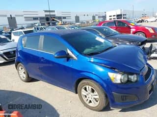 2014 Chevrolet Sonic LT z VIN 1G1JC6SH9E4206847, wystawiony jako IAAI lot #43117401 z przebiegiem 101 084 mil mil oraz . Historia ofert i sprzedaży dostępna na DreamBid. Obrazek 1.