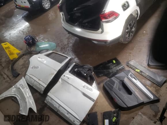 ✅ 2023 Volkswagen Atlas SE • VIN: 1V2LC2CA5PC212341 • Lot: 48790405. Listed on Copart with 47,757 mi. Free auction sales archive from the USA and detailed vehicle history report at DreamBid. Image 12.