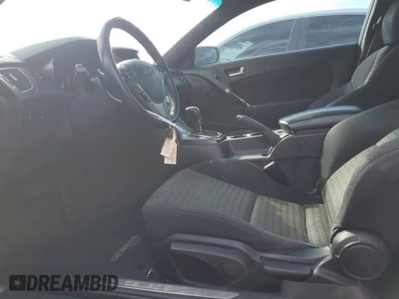 2013 Hyundai Genesis Coupe 2.0T z VIN KMHHT6KD4DU095279, wystawiony jako Copart lot #80265414 z przebiegiem 250 918 mil mil oraz Czysty tytuł • Clean title. Historia ofert i sprzedaży dostępna na DreamBid. Obrazek 7.