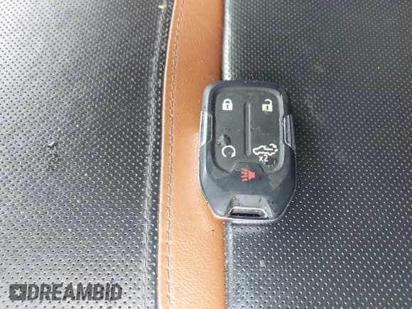 ✅ 2020 GMC Sierra 1500 AT4 • VIN: 1GTU9EET0LZ273155 • Lot: 43336107. Wystawiony na IAAI z przebiegiem 77 877 mil. Bezpłatny archiwum sprzedaży aukcyjnych z USA i szczegółowy raport historii pojazdu na DreamBid. Zdjęcie 11.